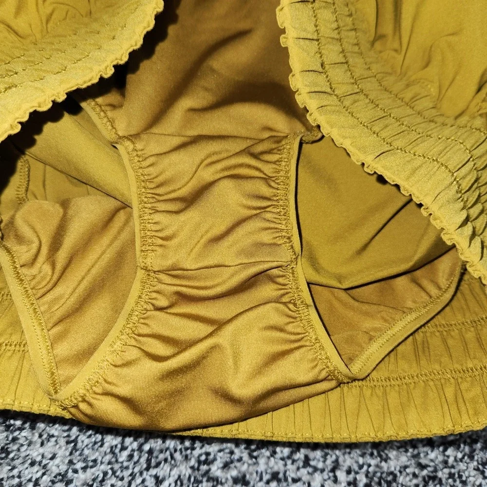 nike ultra hi waisted shorts Mustard Yellow Pockets Inside Liner Slimming Run L